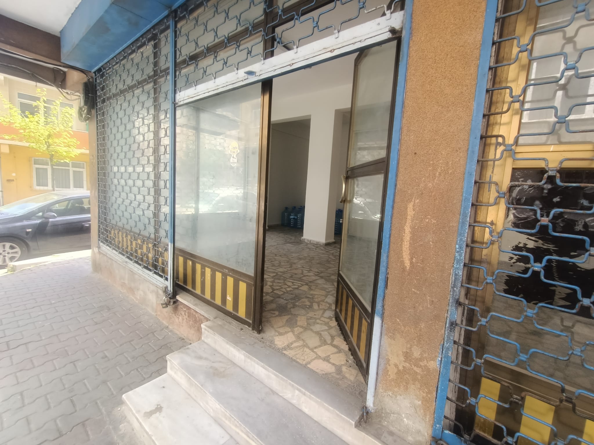 BAĞCILAR KEMAL PAŞADA KÖŞE BAŞI KİRALIK DÜKKAN
